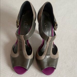 BOS & CO. Made in Brazil Upper Leather 3.5” heel Size 38/8 in Grey/Purple/Tan